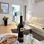 شقة Melody